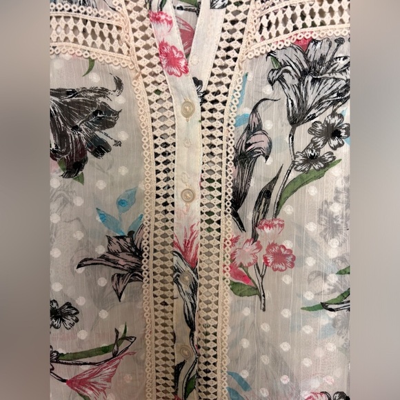 Torrid Floral Cream Chiffon Clip Dot Crochet Trim V-Neck Button Up Blouse 3X - Picture 5 of 11